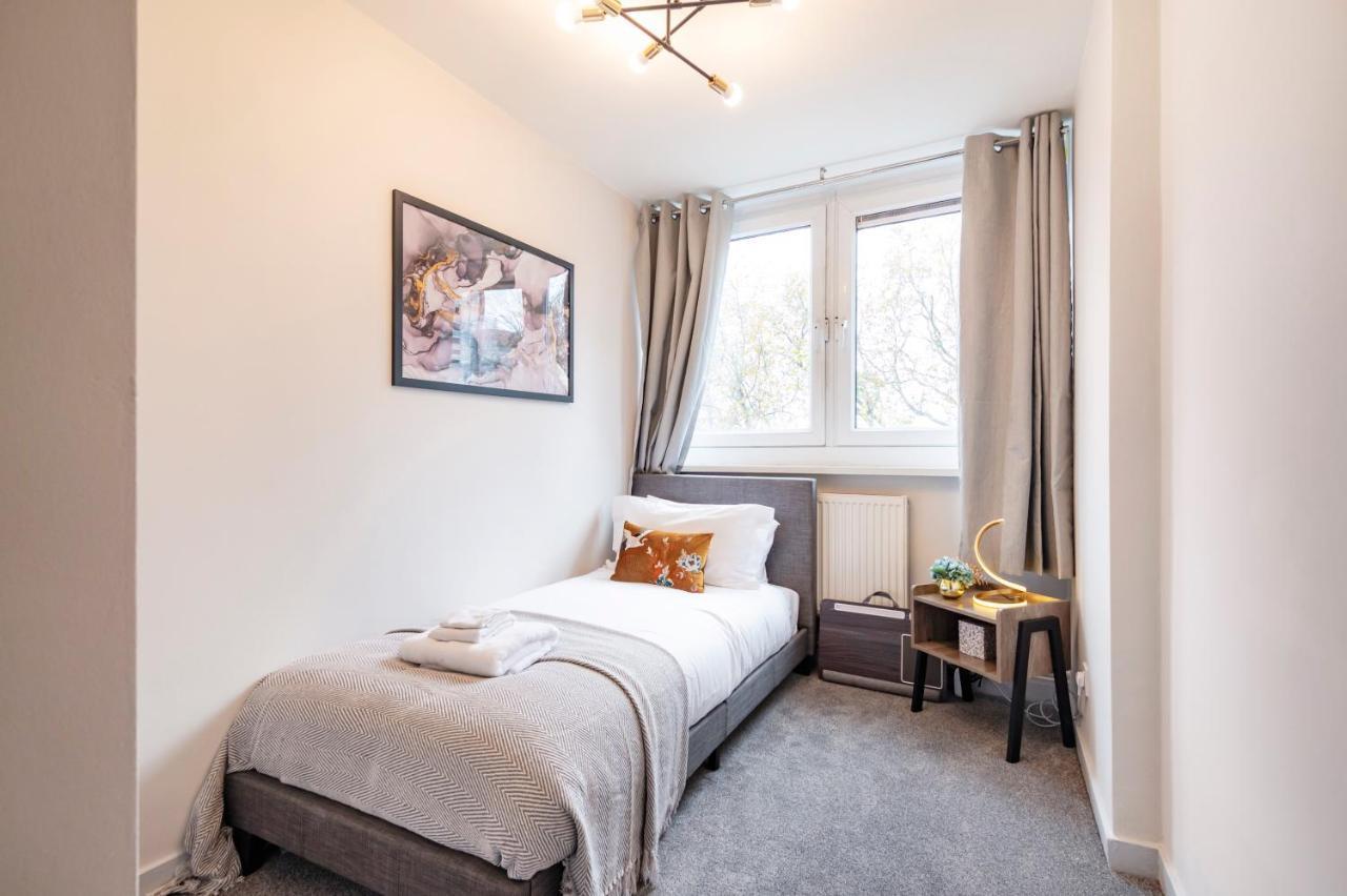 Lovely 4 Bedroom Flat In Wandsworth- Londres Exterior foto