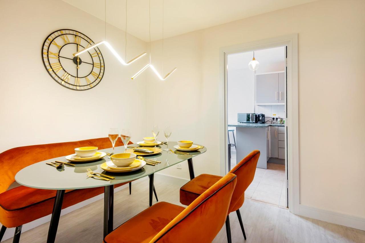 Lovely 4 Bedroom Flat In Wandsworth- Londres Exterior foto